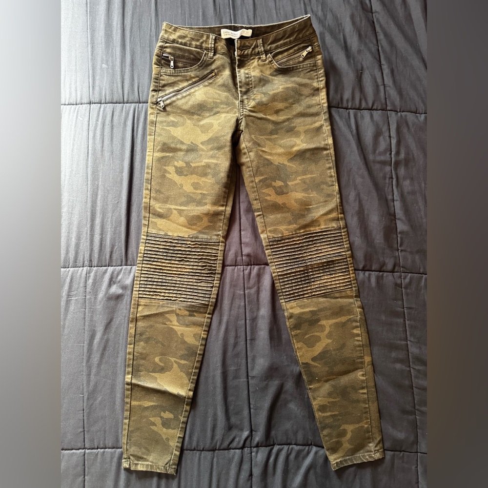 Zara Women's Olive Camouflage Skinny Jeans